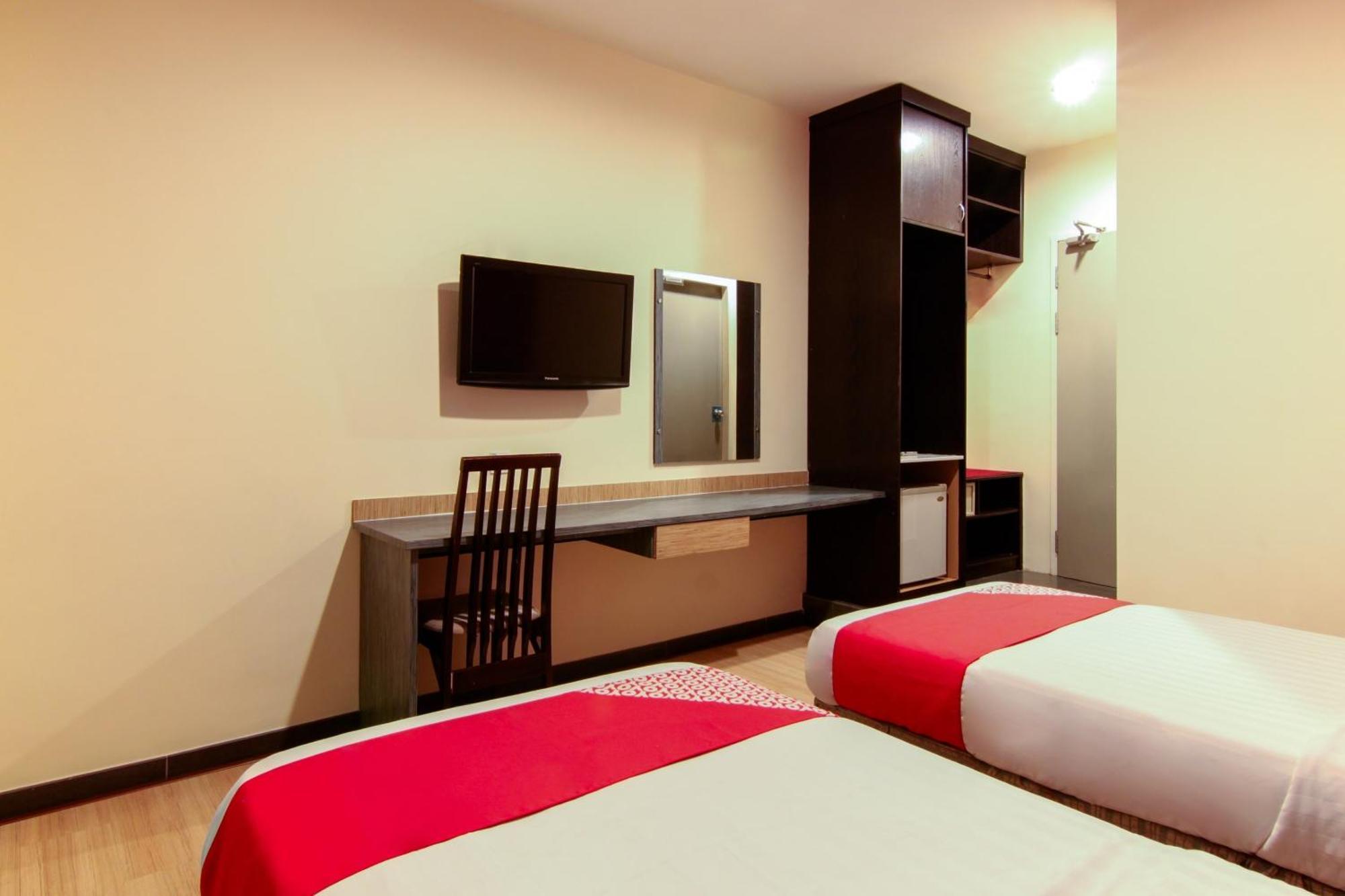 Super Oyo 43930 Hotel Esplanade Sandakan Luaran gambar