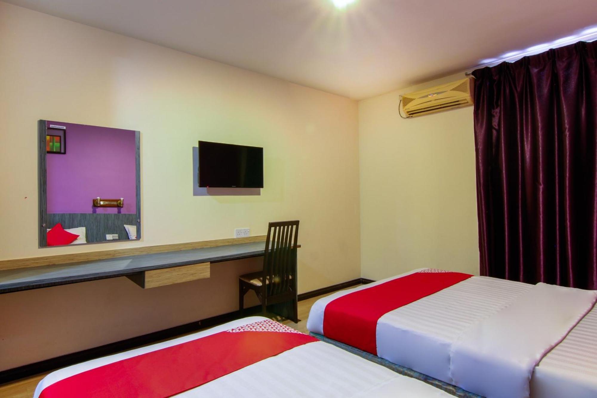 Super Oyo 43930 Hotel Esplanade Sandakan Luaran gambar